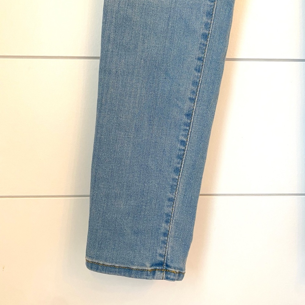 Universal Thread jeans. “High Rise Skinny” fit. Size 6/28. - Picture 5 of 8
